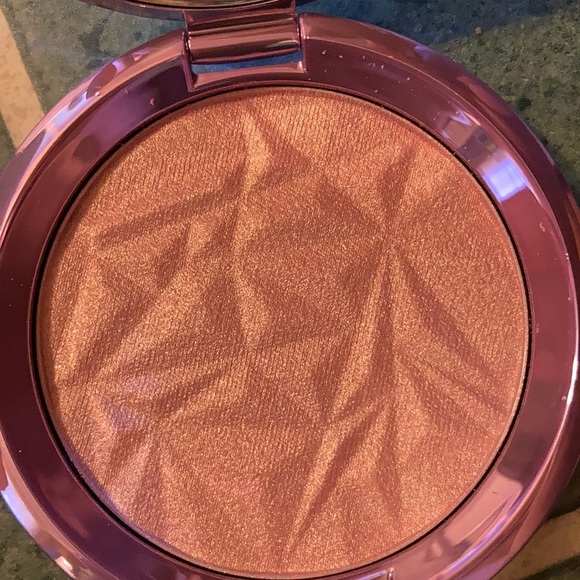 ☘️HP☘️ BECCA’s Shimmering Skin Perfector Pressed Lilac Geode - Picture 16 of 16